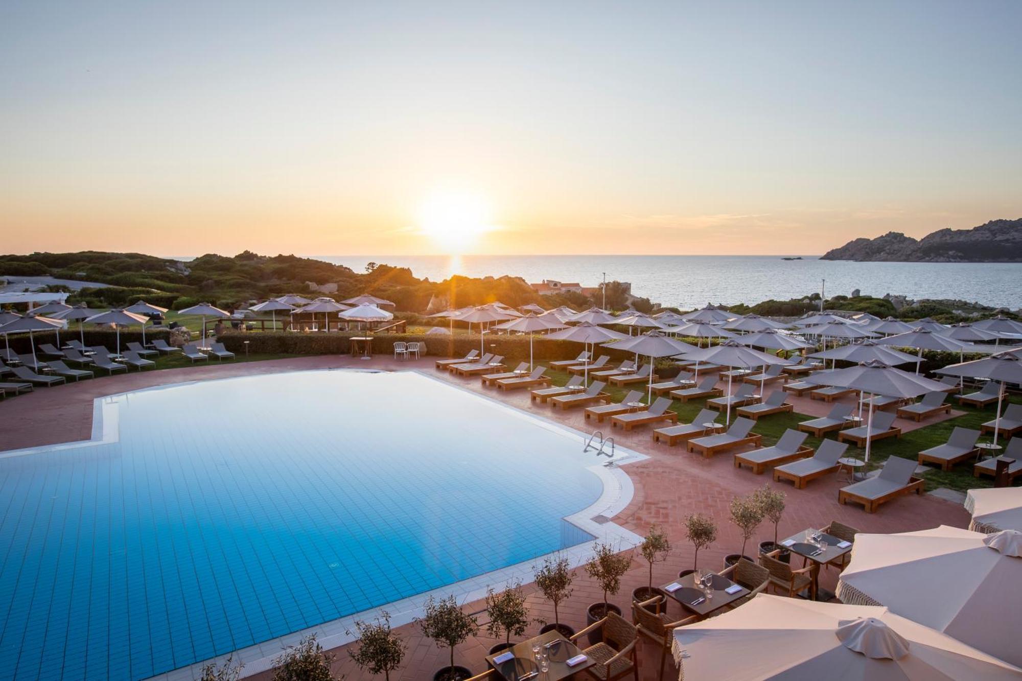 Hotel Mangia'S Santa Teresa Sardinia, Curio Collection By Hilton Santa Teresa Gallura Exterior foto