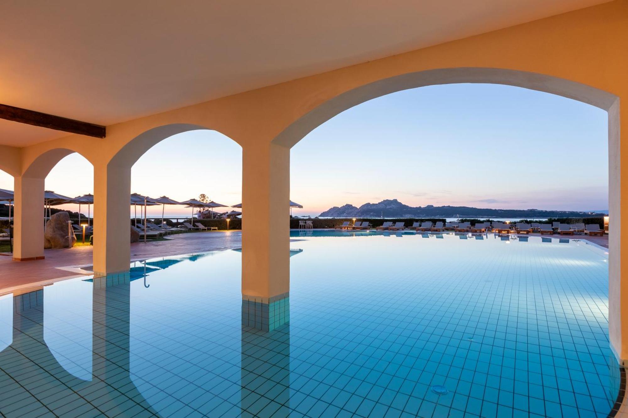 Hotel Mangia'S Santa Teresa Sardinia, Curio Collection By Hilton Santa Teresa Gallura Exterior foto