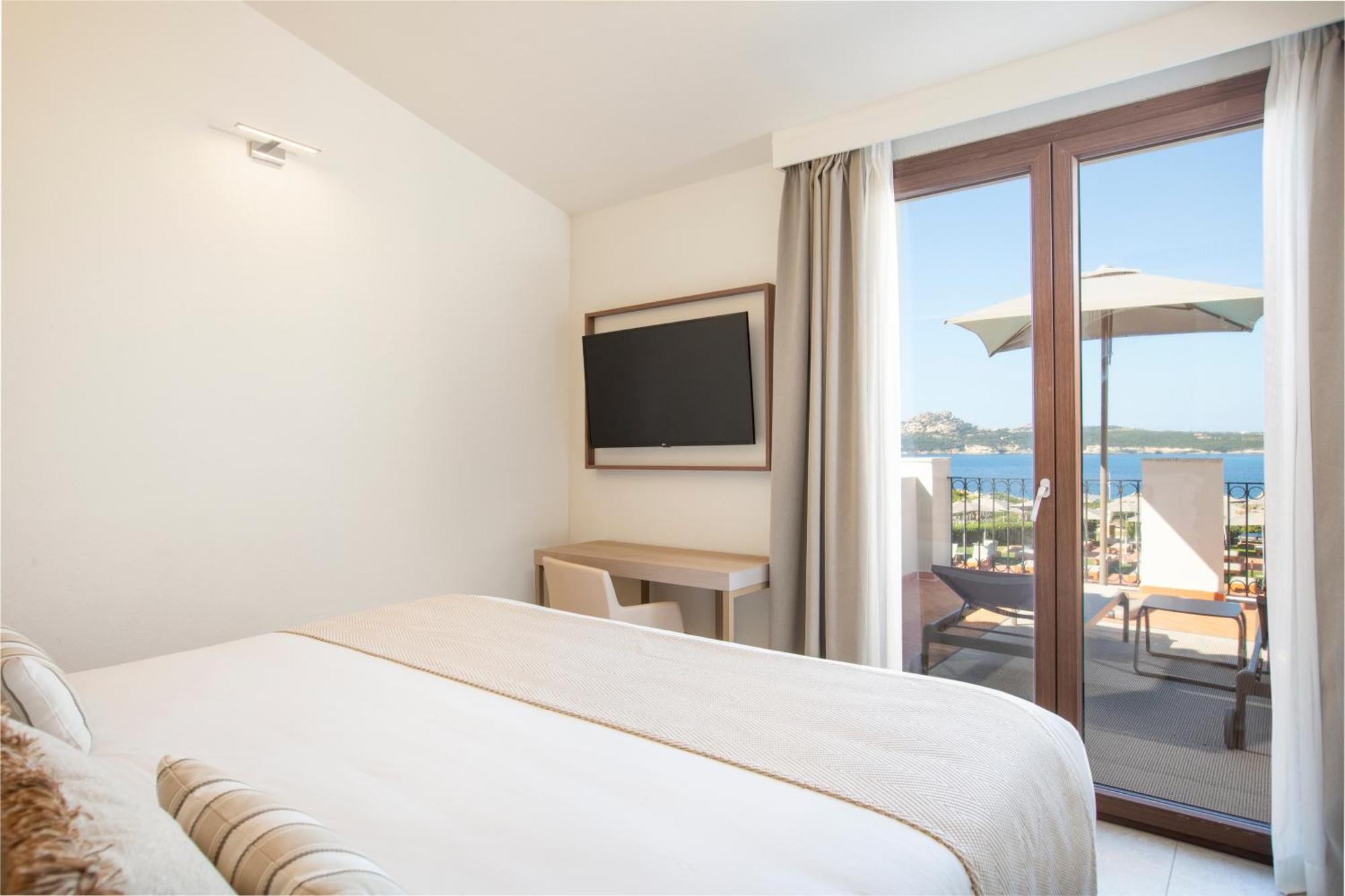 Hotel Mangia'S Santa Teresa Sardinia, Curio Collection By Hilton Santa Teresa Gallura Exterior foto