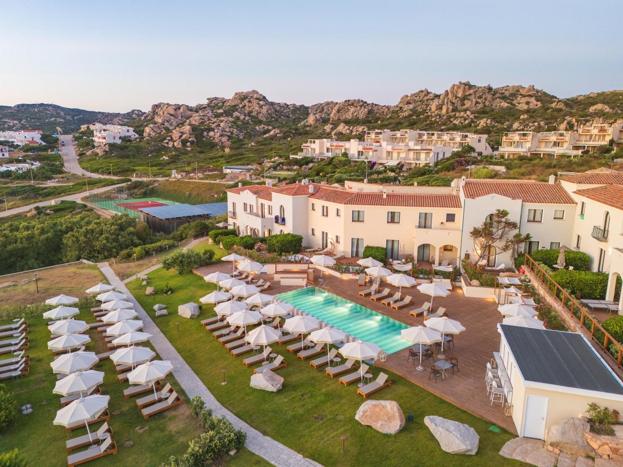 Hotel Mangia'S Santa Teresa Sardinia, Curio Collection By Hilton Santa Teresa Gallura Exterior foto
