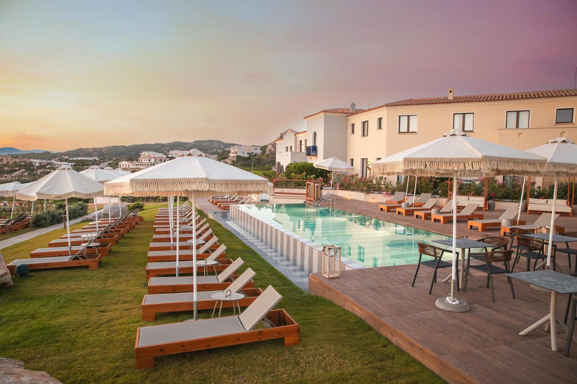 Hotel Mangia'S Santa Teresa Sardinia, Curio Collection By Hilton Santa Teresa Gallura Exterior foto